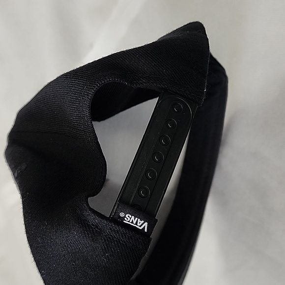 Vans on the Wall Snapback Hat - Picture 4 of 7